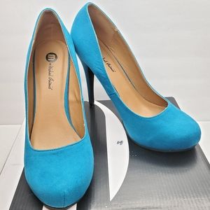 M By Michael Antonio Suede Pumps